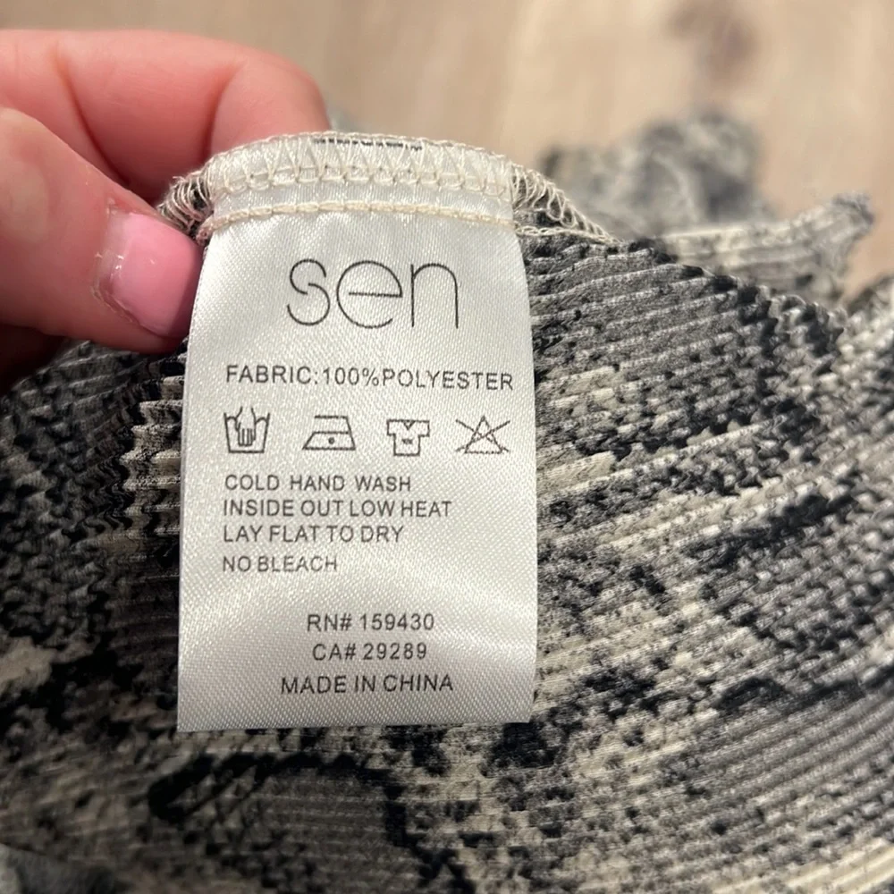 Sen Python Print Halter Top | Snakeskin Print | Size S | Miami Designer - Picture 8 of 9